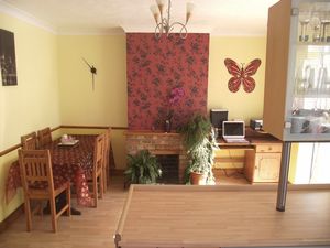 Kitchen Diner- click for photo gallery
